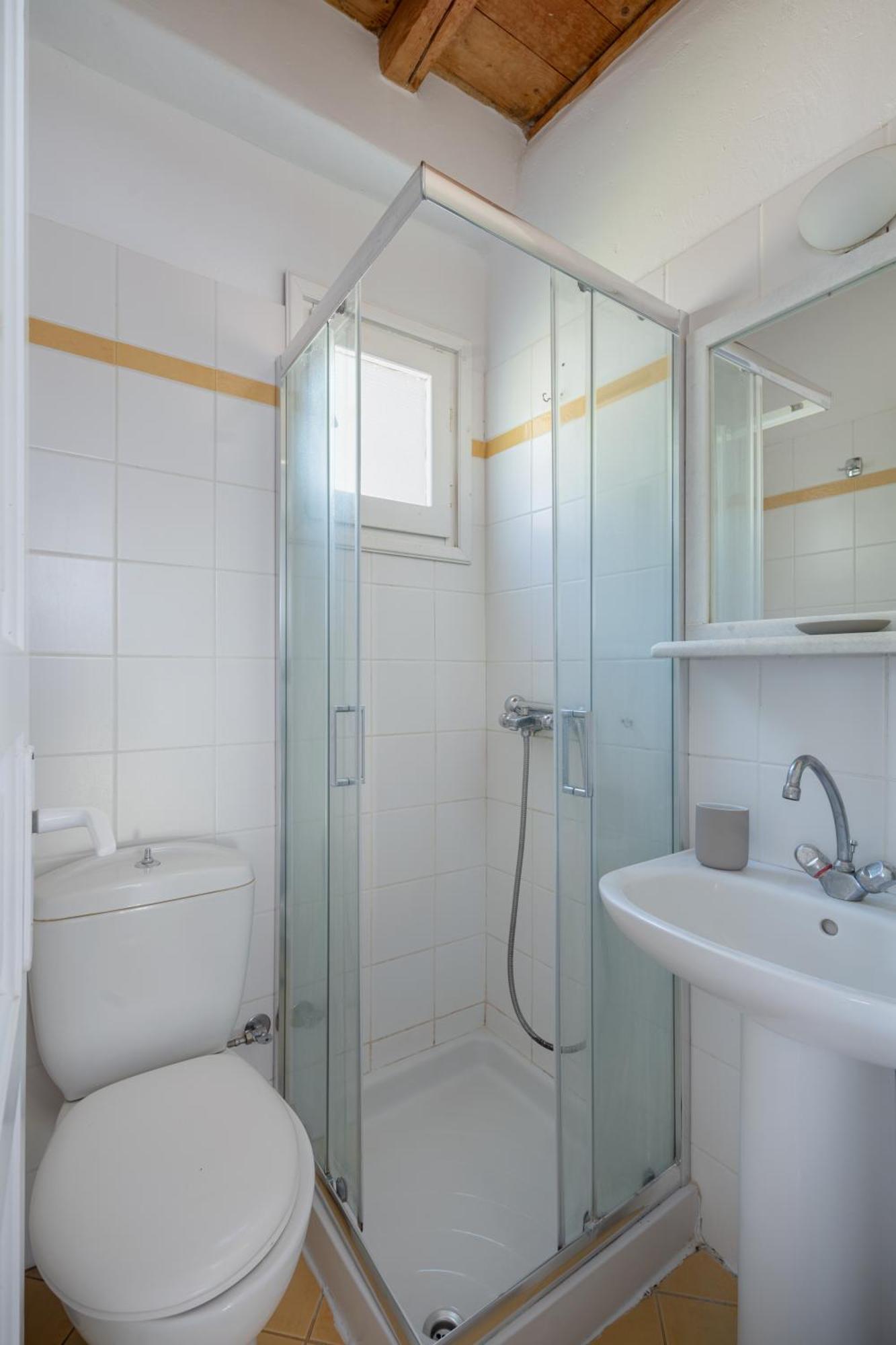 Oneiro House Serifos Town
