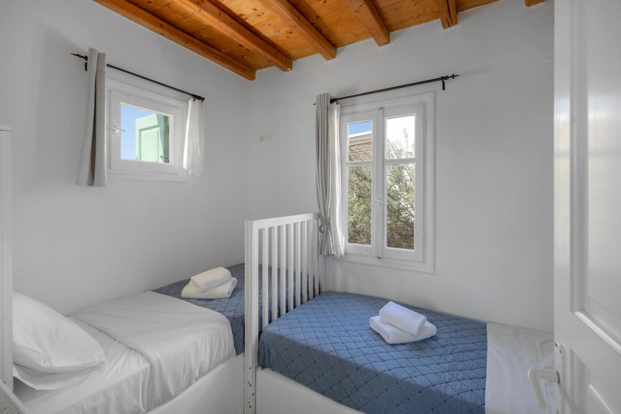Oneiro House Serifos Town